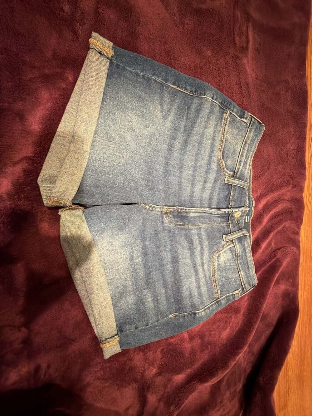 Old Navy High-Rise Wow Rolled Cuff Denim Shorts Size 6